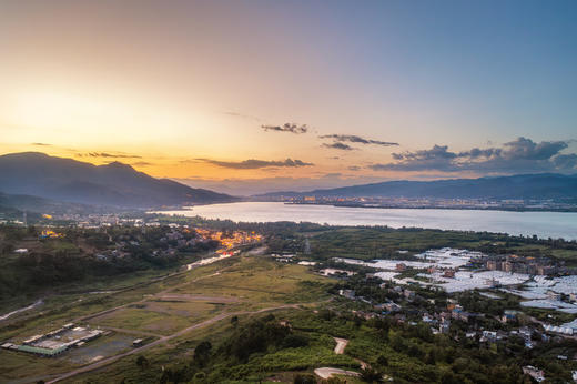 【西昌-526号民宿】6房/8房/14房住邛海边半山观景院子，超大草坪byyj 商品图2