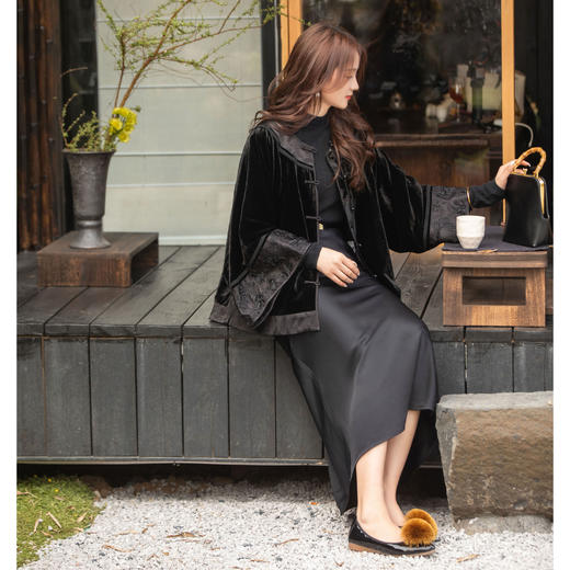 【林栖设计小店】真丝丝绒外套手工钉珠绣花新中式氅衣2025春季新品外套年服女1951148 商品图1