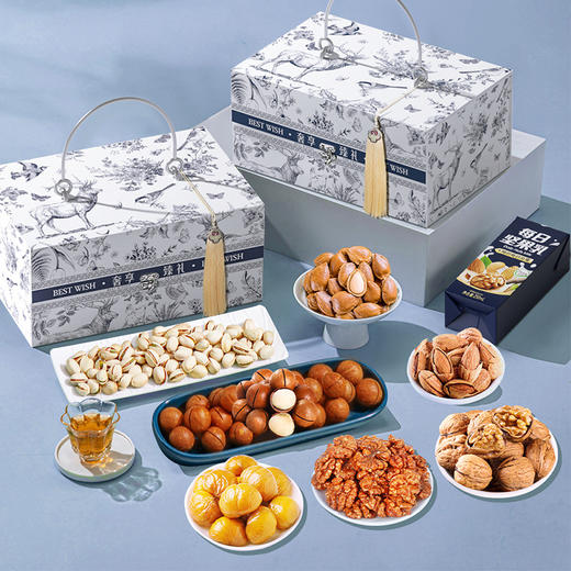 【岁末年初，年货刚需！】国潮醒狮坚果礼盒欢聚一堂，多味坚果大礼包，奢享臻礼坚果礼遇，手提坚果礼盒，多彩花星干果礼盒，任意选择送礼佳品。精选特产，品质保障，祝您新年大吉大利，万事如意！ 商品图3