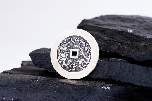 矩德泉坊 纯银手作   乾隆通宝背龙凤（4.8厘米版)QY401090814 商品图5