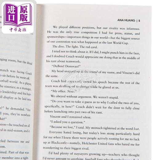 【中商原版】前锋 英文原版 The Striker Ana Huang 爱情流行小说 足球运动员与舞蹈演员的浪漫故事 商品图2