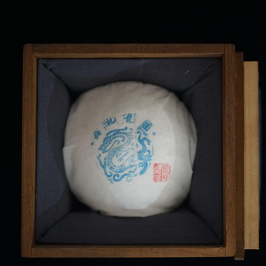 梅记梅占龙团/蓝标 安溪老丛梅占 古法布巾包揉 推荐收藏	 商品图2