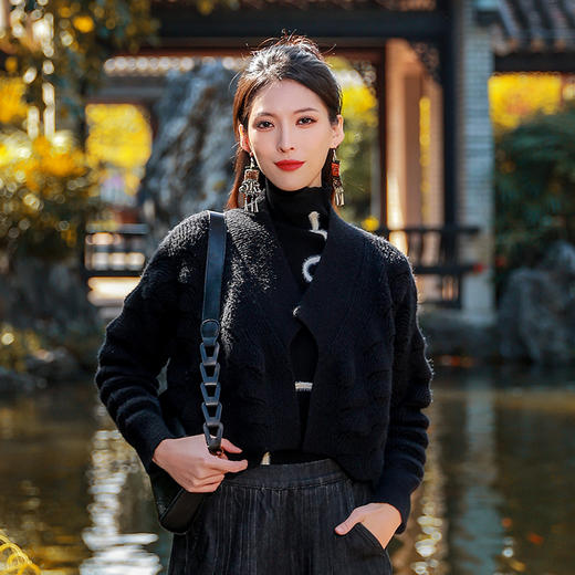 秋冬必备 |掌上明珠复古毛衣 |  枣红色温婉  黑色百搭 | 现货加急发 商品图8