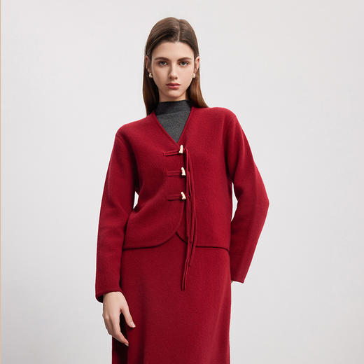 【牛角扣针织开衫】羊绒世家秋冬新品女士100%山羊绒V领针织开衫小外套 商品图0