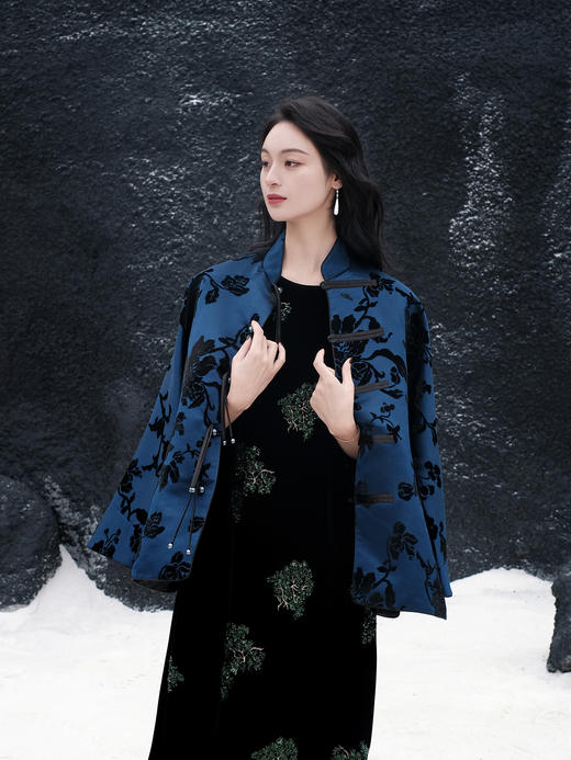盛唐牡丹 |石青底色真丝漳绒外套 商品图1