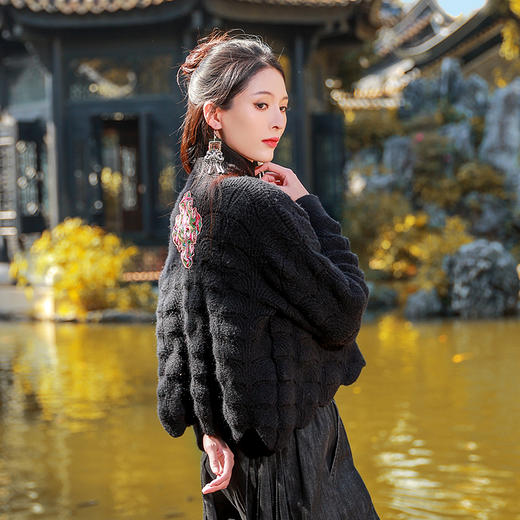 秋冬必备 |掌上明珠复古毛衣 |  枣红色温婉  黑色百搭 | 现货加急发 商品图9