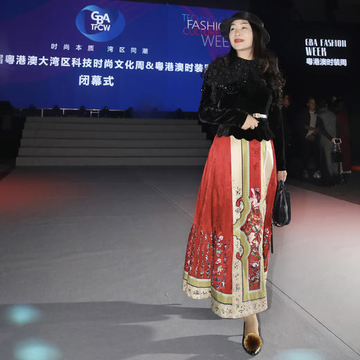 【林栖设计小店】（现货）【氅衣宽松，只做M/L两个码】真丝杭缎马面裙绣花氅衣上衣2025春季新品红色年服外套半身裙1951116-1951150 商品图7