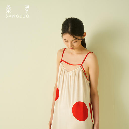 桑罗真丝悦动波点吊带裙多巴胺度假风宽松舒适可外穿 商品图2