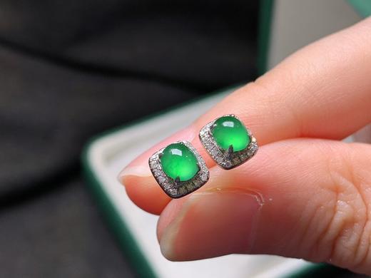 蛋面翡翠耳钉 商品图0