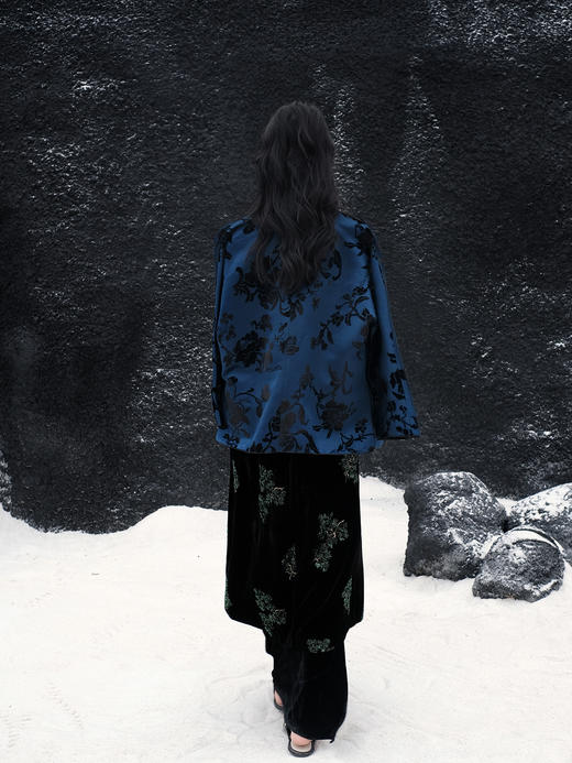 盛唐牡丹 |石青底色真丝漳绒外套 商品图14