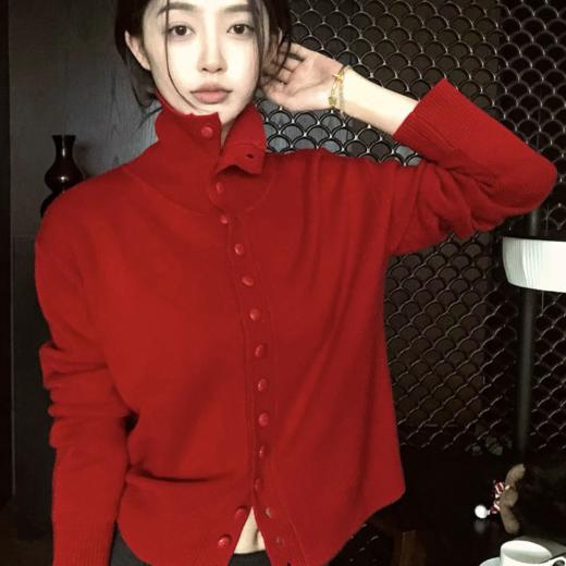 【red红色毛衣穿搭系列】新年都靠它拉满主题氛围感 红色衣服--寓意“鸿运披身”本命年姐妹必入 妈见夸的拜年皮肤,超级正超级惊艳的颜色绵羊绒!高标准抗起球处理，轻盈柔软，不易 起球 商品图0