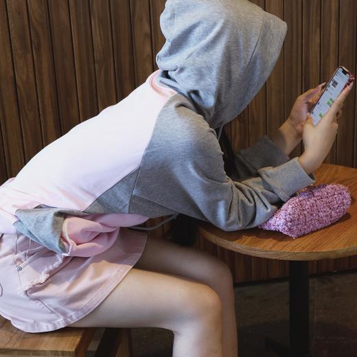 顺丰包邮33202洛诗琳粉花灰拼色绣花长款纯棉连帽卫衣女150278 商品图4