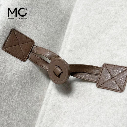 女装翻领配小兔绒毛领款可拆卸袖口加绒外套-1099F4243007 商品图3