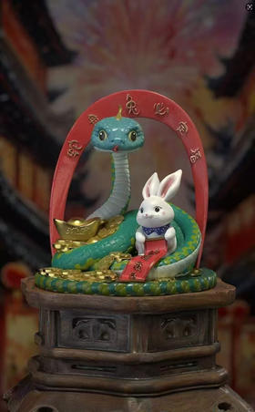 董晓宾《蛇盘兔》雕塑