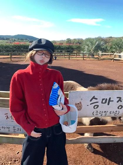 【red红色毛衣穿搭系列】新年都靠它拉满主题氛围感 红色衣服--寓意“鸿运披身”本命年姐妹必入 妈见夸的拜年皮肤,超级正超级惊艳的颜色绵羊绒!高标准抗起球处理，轻盈柔软，不易 起球 商品图1