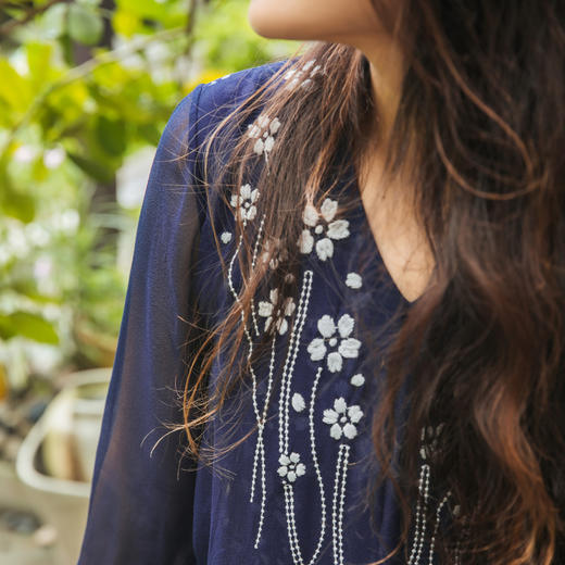 【林栖设计小店】【林栖推荐】2025年春夏新品蓝印花复古时尚绣花真丝连衣裙女1942507 商品图8