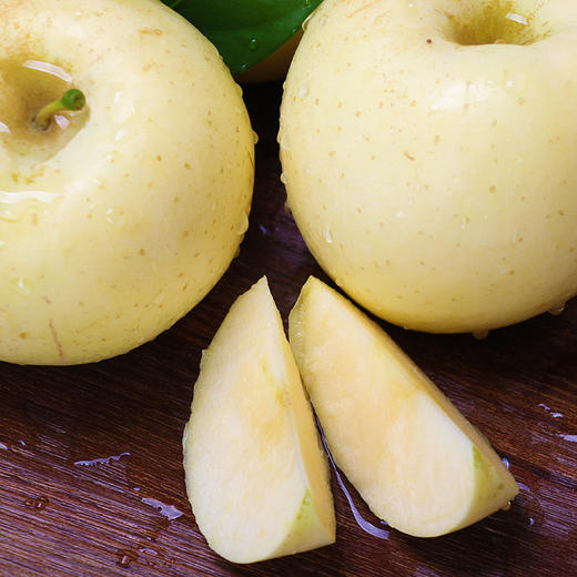 【山东奶油富士苹果】自然成熟 口感香甜多汁 清脆爽口 现摘现发 4.5斤装 商品图1