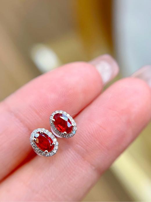 0.7ct刻面红蓝宝耳钉 商品图0