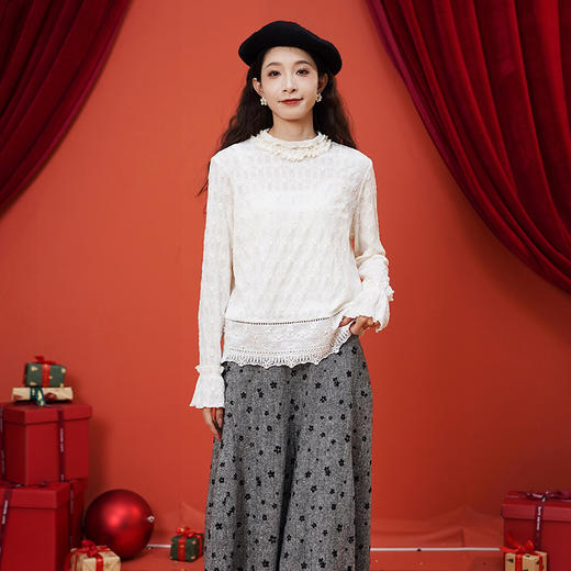 两三事 仙仙花漾 2025春季新款甜美荷叶边高领蕾丝拼接长袖t恤女S25CT493 商品图2