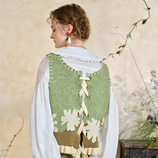 两三事春色花屿2025春新款小清新花卉图案绑带毛织马甲女宽松马夹 商品图3