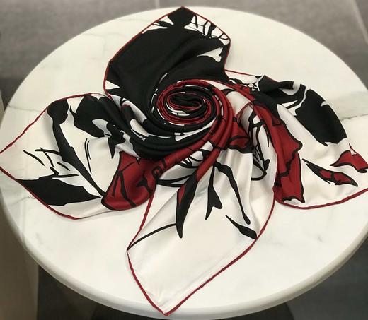 优品堂【繁花似锦】桑蚕丝110×110方巾 商品图5