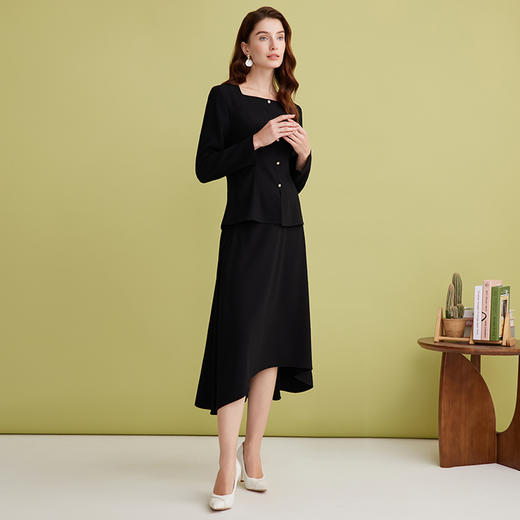 EITIE爱特爱复古气质方领收腰显瘦百搭黑色通勤上衣2025春季新款A2513517 商品图3