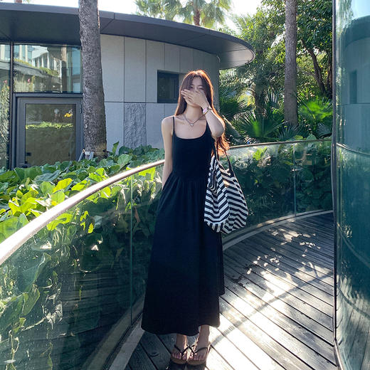 <曾小咸推荐>韩系氛围感温柔白色吊带连衣裙 商品图2