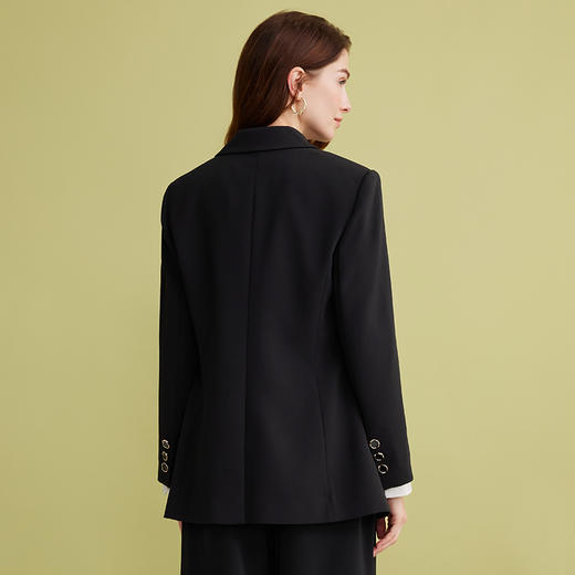 EITIE爱特爱气质精致通勤正式感收腰显瘦黑色西装外套2025春新款A2503503 商品图4