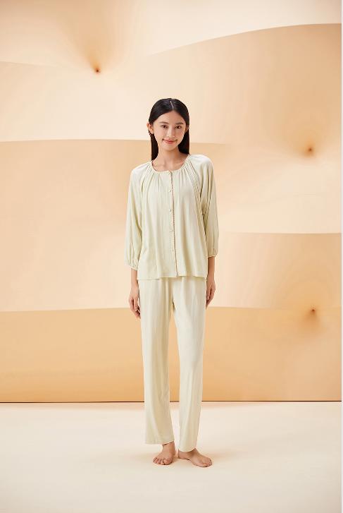 【第二件 0 元｜ 满2件 5 折】【秀黛】女圆领纯色提花长袖套装女家居服睡衣S1551026T【门店同款】 商品图0