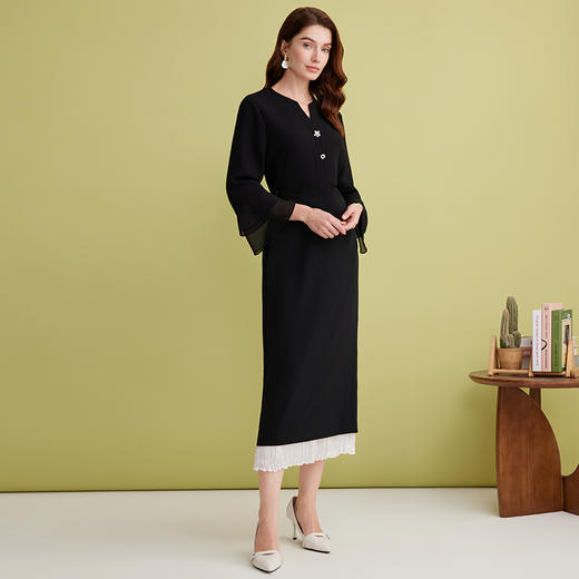 EITIE爱特爱气质V领显瘦设计感喇叭袖黑色衬衫上衣2025春新款A2513521 商品图3