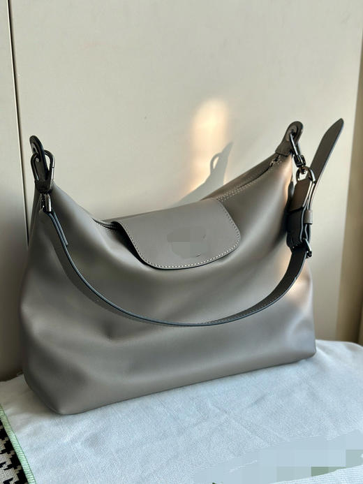 13-3渠道圆正 龙虾的牛皮hobo 腋下包 软糯实用轻便能装 商品图0