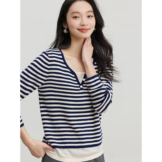 【专属特价】熙世界设计感假两件条纹针织衫女2025春秋长袖含羊毛显瘦毛衫上衣 商品图3