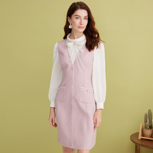 EITIE爱特爱气质圆领蝴蝶结甜美粉色a字拼接长袖连衣裙2025春新款A2507523 商品图3