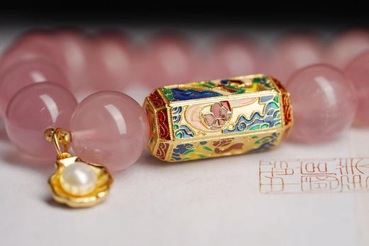 老坑马达加斯加粉水晶手串 商品图1