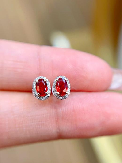 0.7ct刻面红蓝宝耳钉 商品图1