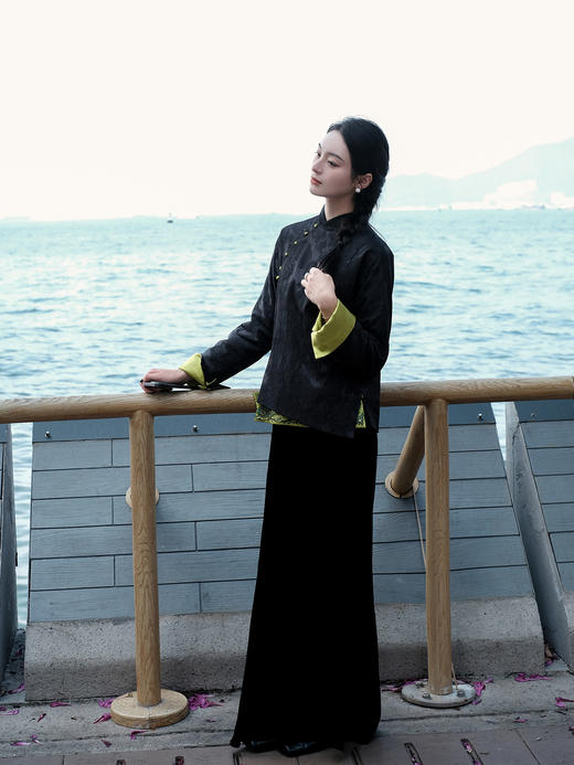 东方境X郭培| 黑色提花刺绣薄棉新中式上衣 商品图13