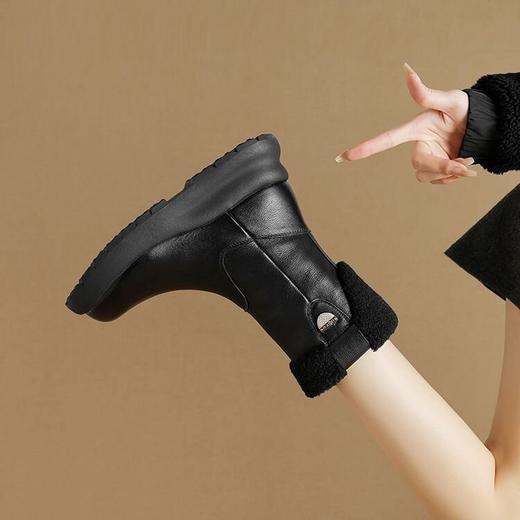 【预售5天】冬英伦复古圆头真皮短靴坡跟高跟马丁靴气质显瘦时装靴女CFE&C6059 商品图3