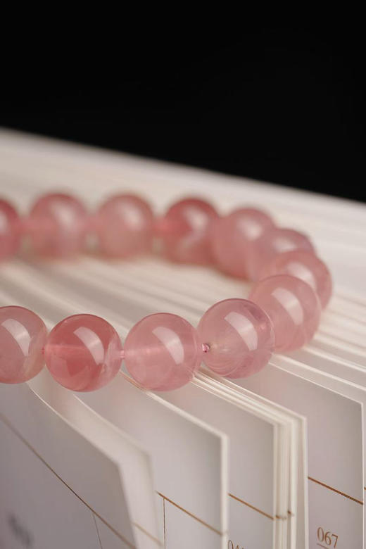 老坑马达加斯加粉水晶手串 商品图5