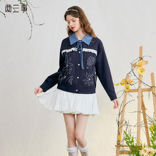 两三事星辰花园2025春季新款甜美蕾丝拼接拼色绑带翻领绣花外套女 商品图0