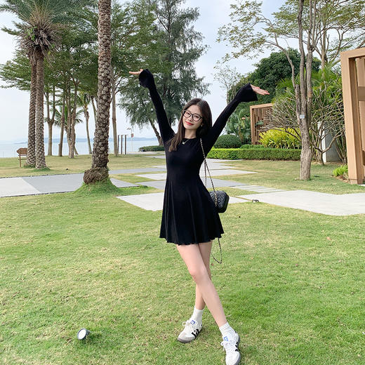 【169元任选2件】最后一波现货！V领or圆领修身连衣裙 商品图4