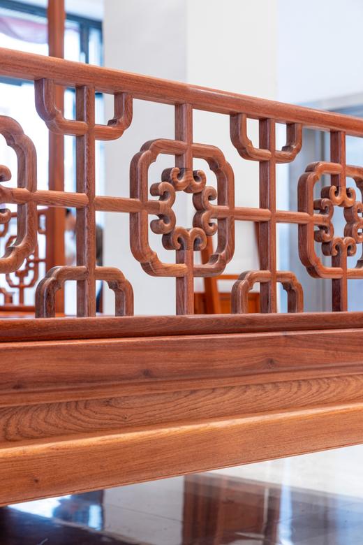 红桥红  家具严选  缅甸花梨(大果紫檀） 【定制款 艾克款六柱四簇云纹架子床】 商品图8