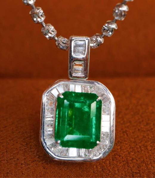 1.05ct刻面祖母绿吊坠 商品图0