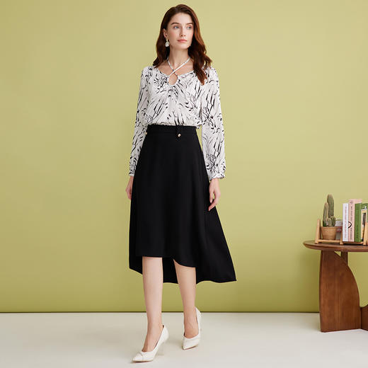 EITIE爱特爱通勤显瘦时尚高腰黑色伞裙前短后长半身裙2025春新款A2506519 商品图3