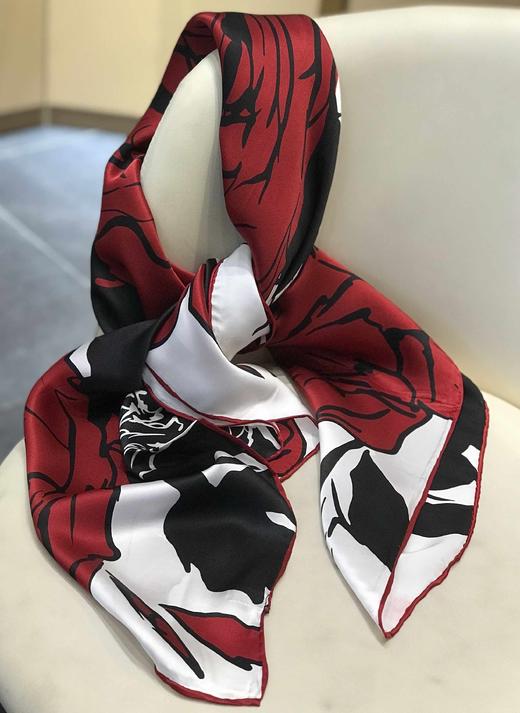 优品堂【繁花似锦】桑蚕丝110×110方巾 商品图4