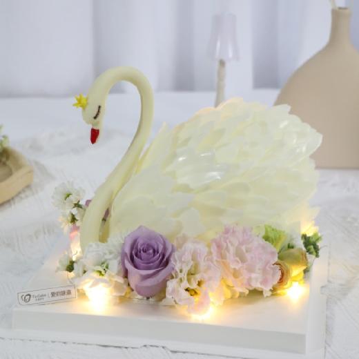 绚烂天鹅蛋糕—稀奶油时尚创意 商品图1