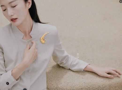 银鎏金仙鹤石榴胸针 商品图5