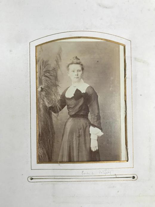 维多利亚时代镂空木雕欧洲相片簿 约40张照片 商品图9