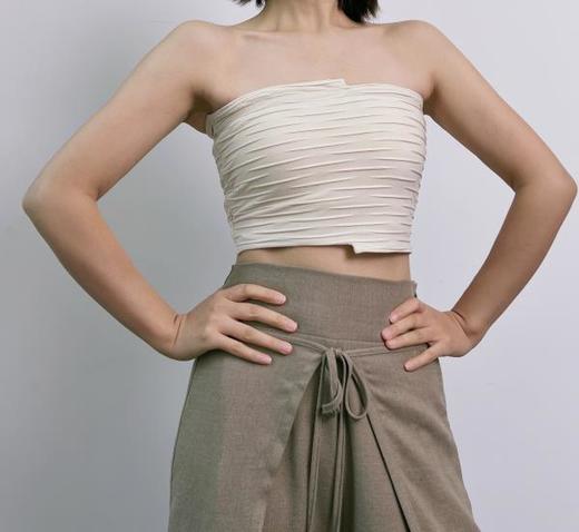 AddOne +1休闲瑜伽小众肌理感高弹不规则设计抹胸背心 商品图2