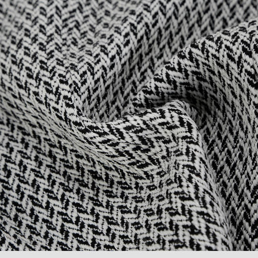 QE103斯尔丽2025春季新款小香风系列皮革包边温柔帅气兼并链条装饰外套 商品图6