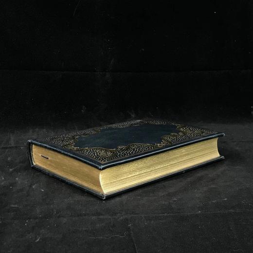 限量版！福楼拜《包法利夫人》 配多幅精美插图 豪华皮装32开 商品图1